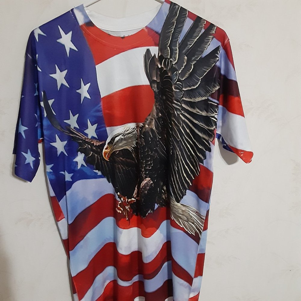 5/$20 Get A Life Men's American Flag Eagle All Over Print Lightweight Shirt M